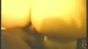 යෞවනයෙක් කළු කූරු ගිල දමයි