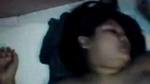 විශාල වටකුරු තට්ටයක් සහිත යොවුන් වියේ පැදවීම් සහ කඹ ඇද දමයි
