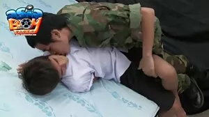 තිදෙනෙකු විශ්ලේෂණ කළ බබෙක්