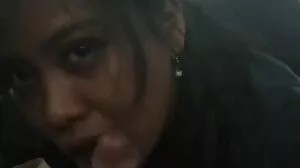 ටෝනි නීනාස් කුසගින්නේ සිටින MILF කට උණු උණුවෙන් පුරවයි