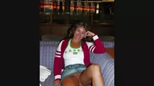 Asian Bikini වලින් විශ්මිත බ්ලූජොබ් සහ අත්වැඩ කරයි
