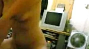 සරාගී Dominatrix Vivienne භූමිකාවන් මාරු කර ආධිපත්‍යය ලබා ගනී