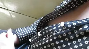 ලුසී ලී සහ බීටා ටැග් එක ඩික් එකට එකතු විය